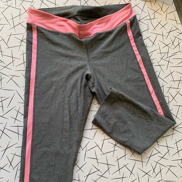 UNDERARMOUR CROP - Picture 5 of 6